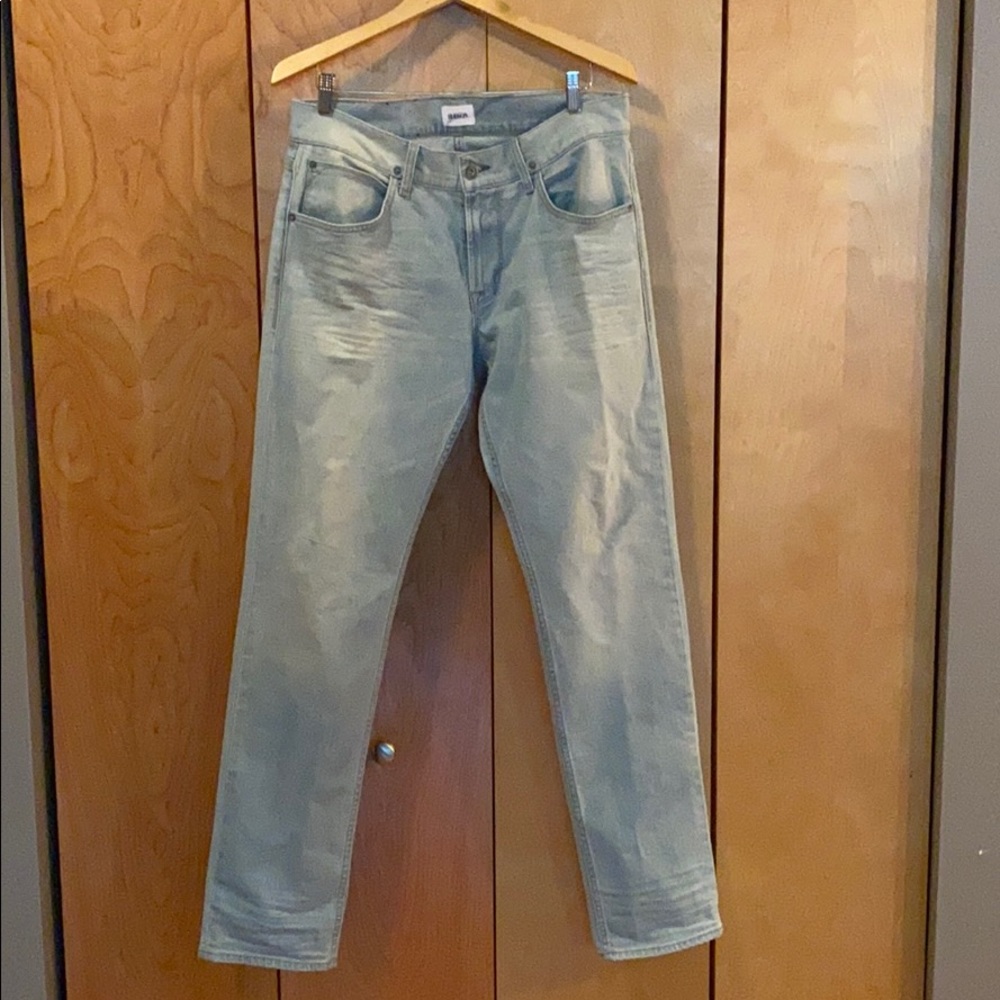 Hudson Jeans. Straight leg 33
